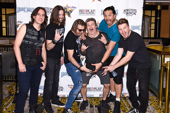 JO7_4903